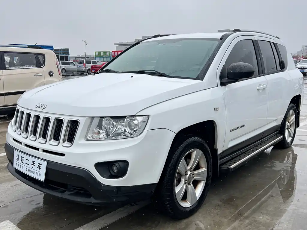 Jeep Compass (Import) 2012
