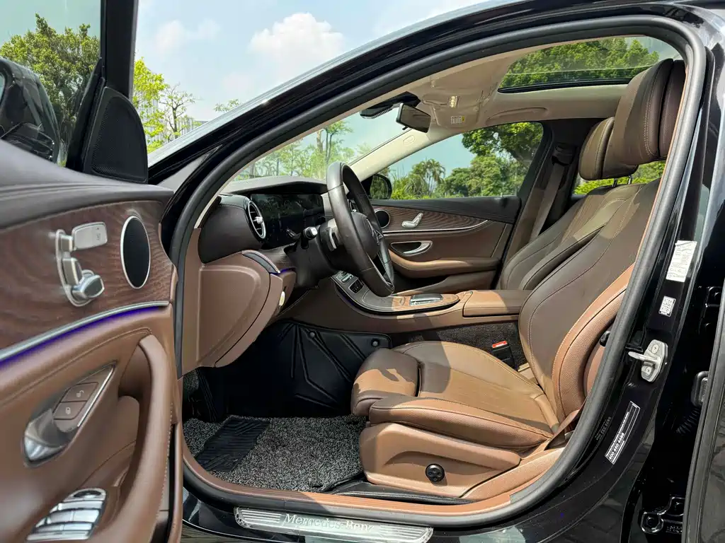 MERCEDES-BENZ E CLASS