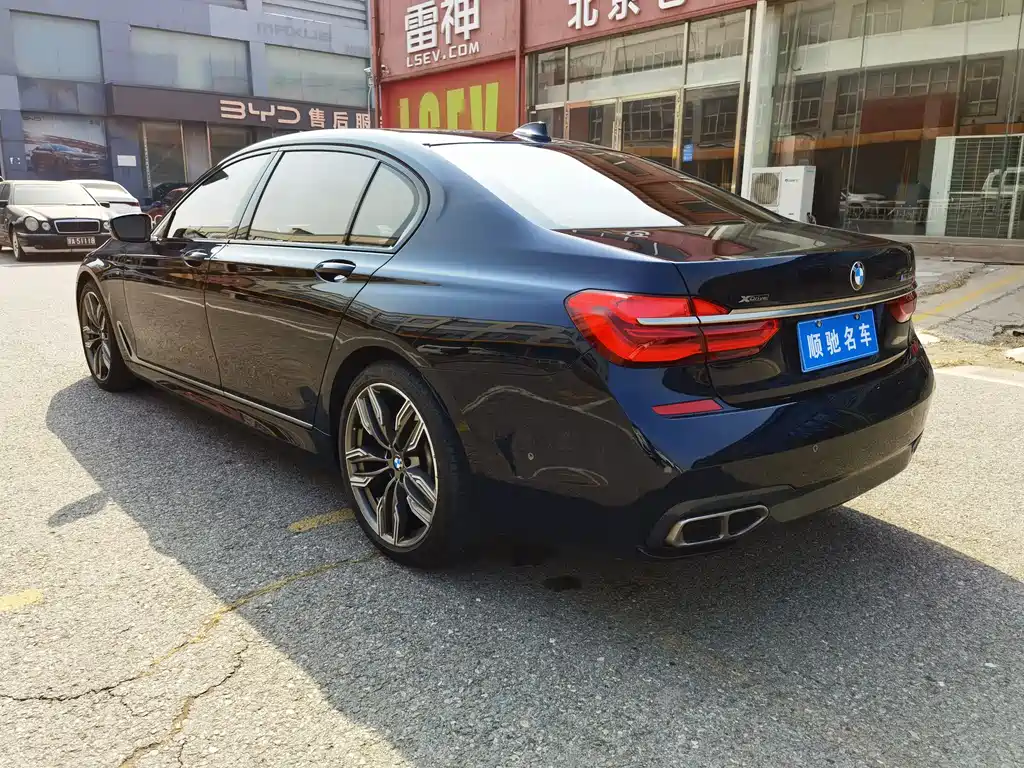 BMW 7 SERIES