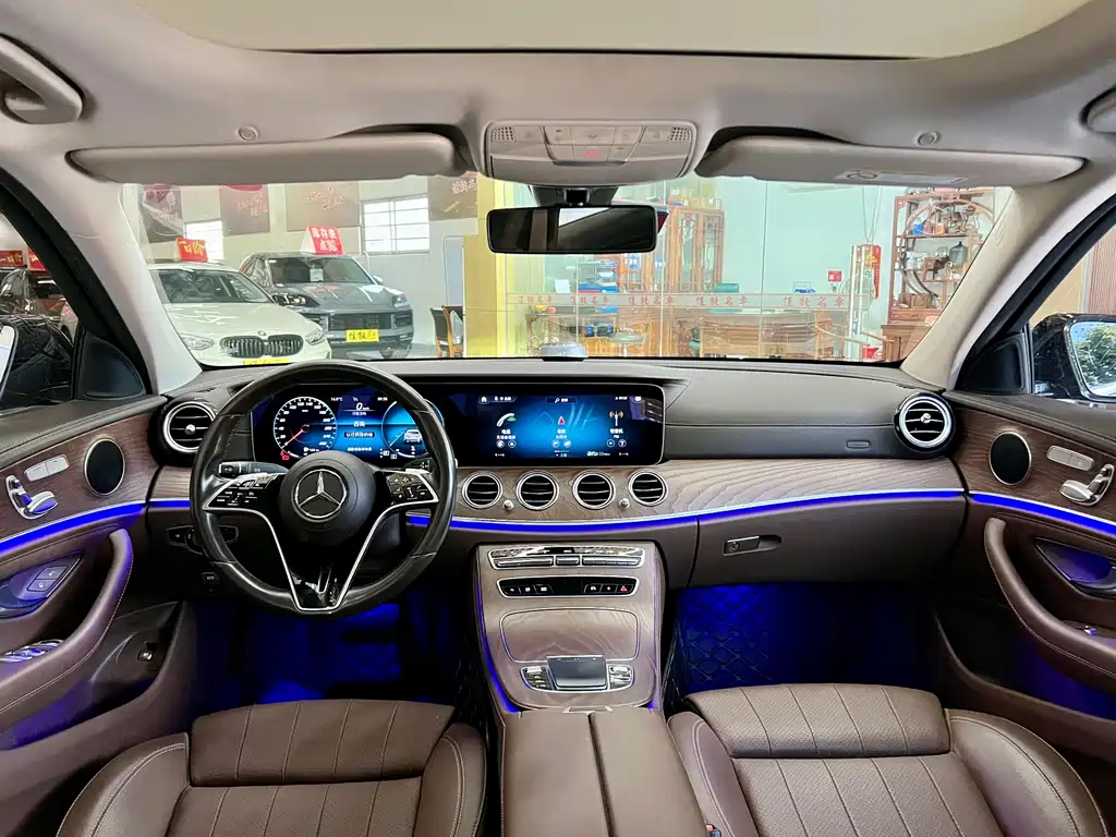 MERCEDES-BENZ E CLASS