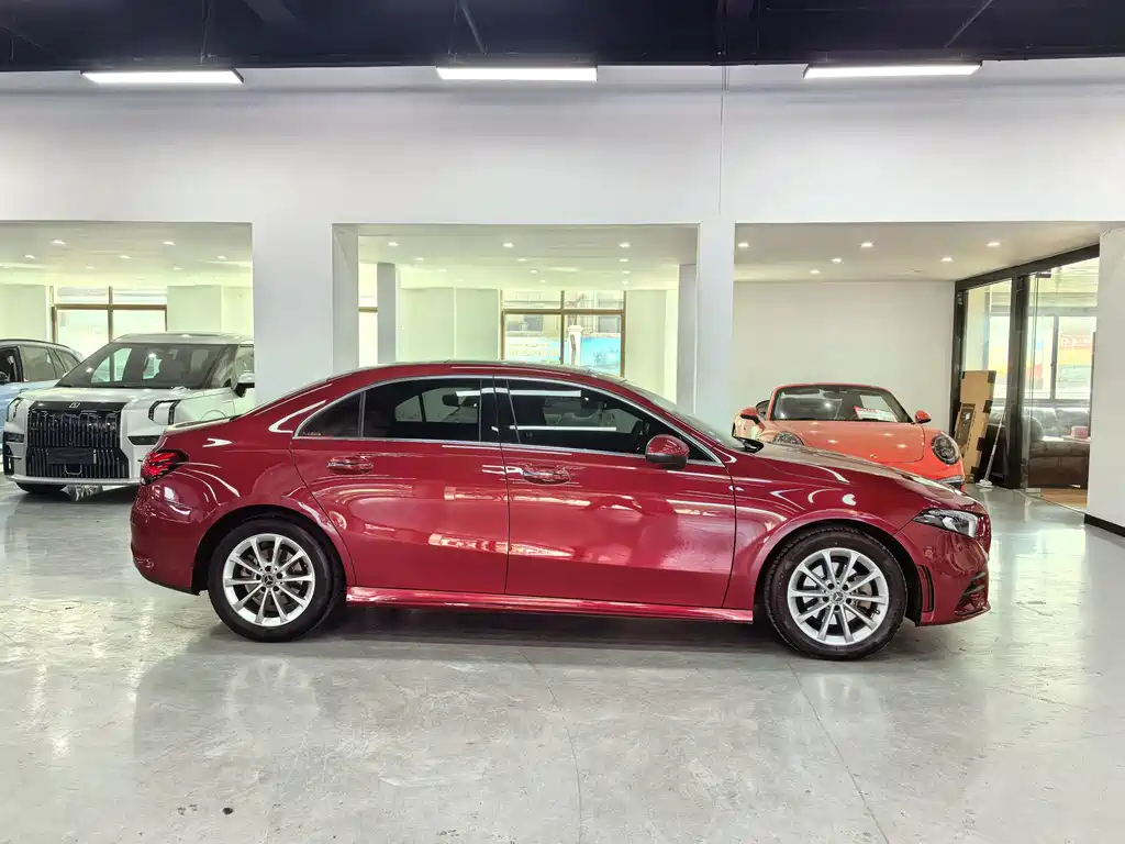 MERCEDES-BENZ  A CLASS