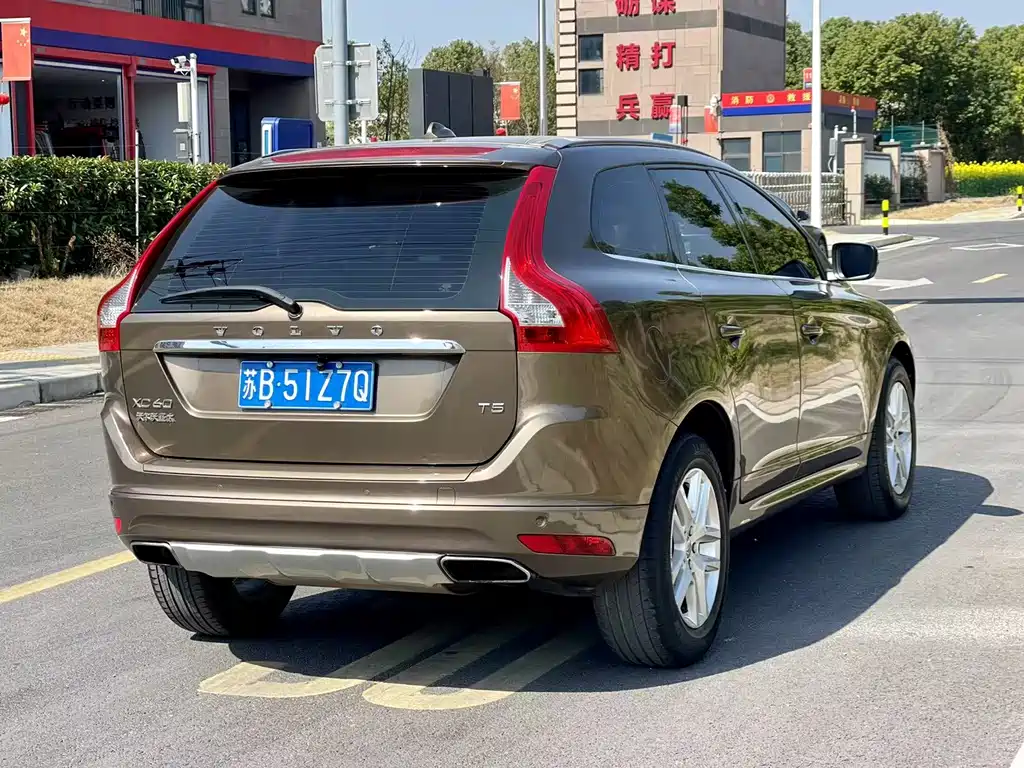 VOLVO  XC60
