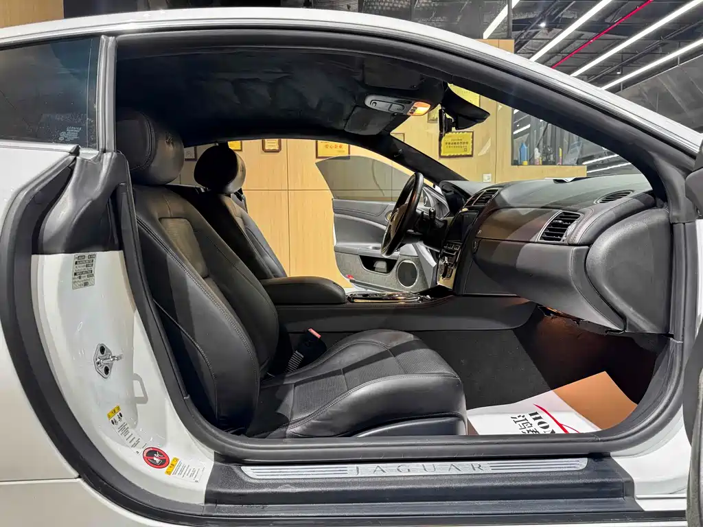 Jaguar XK — миниатюра 15