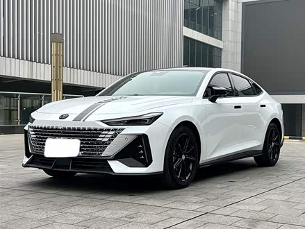 长安UNI-V 2022款 1.5T 尊贵型
