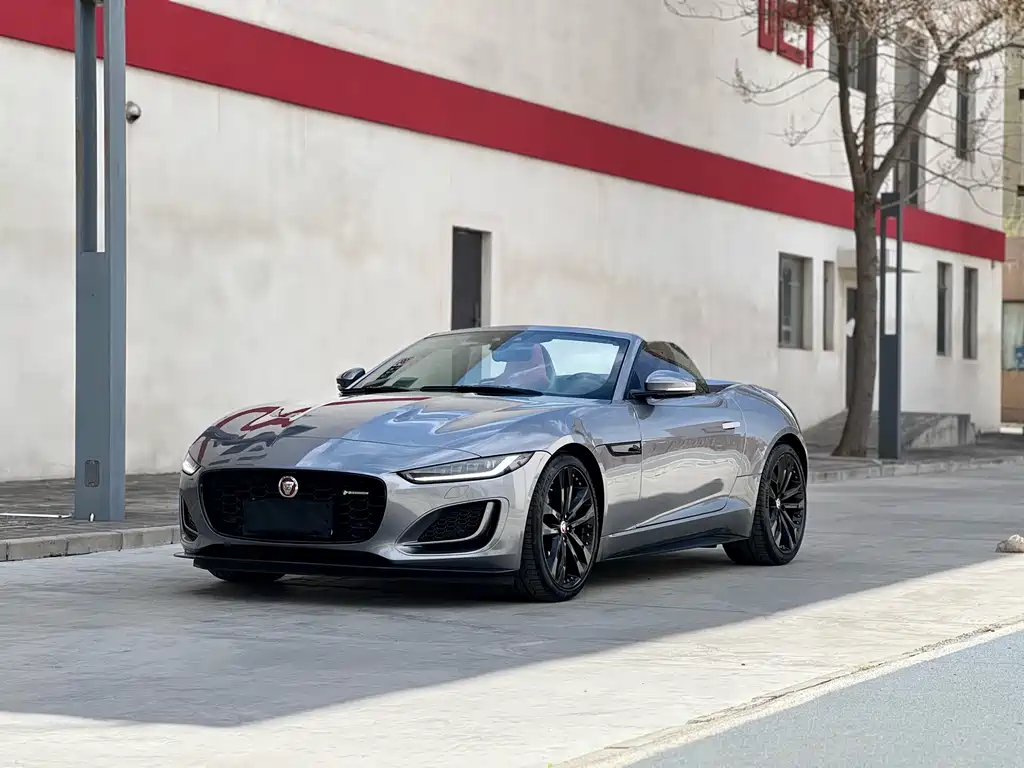 Jaguar F-TYPE 2023 года P300 кабриолет версии R-DYNAMIC BLACK 9000 km 2022