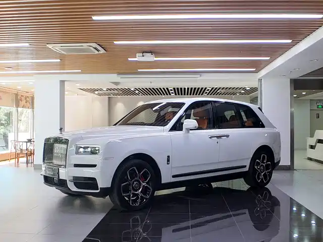 ROLLS-ROYCE CULLINAN 2024