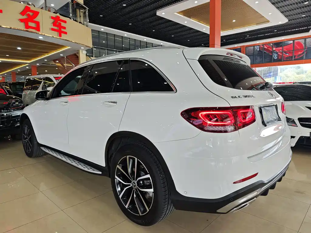 MERCEDES-BENZ GLC