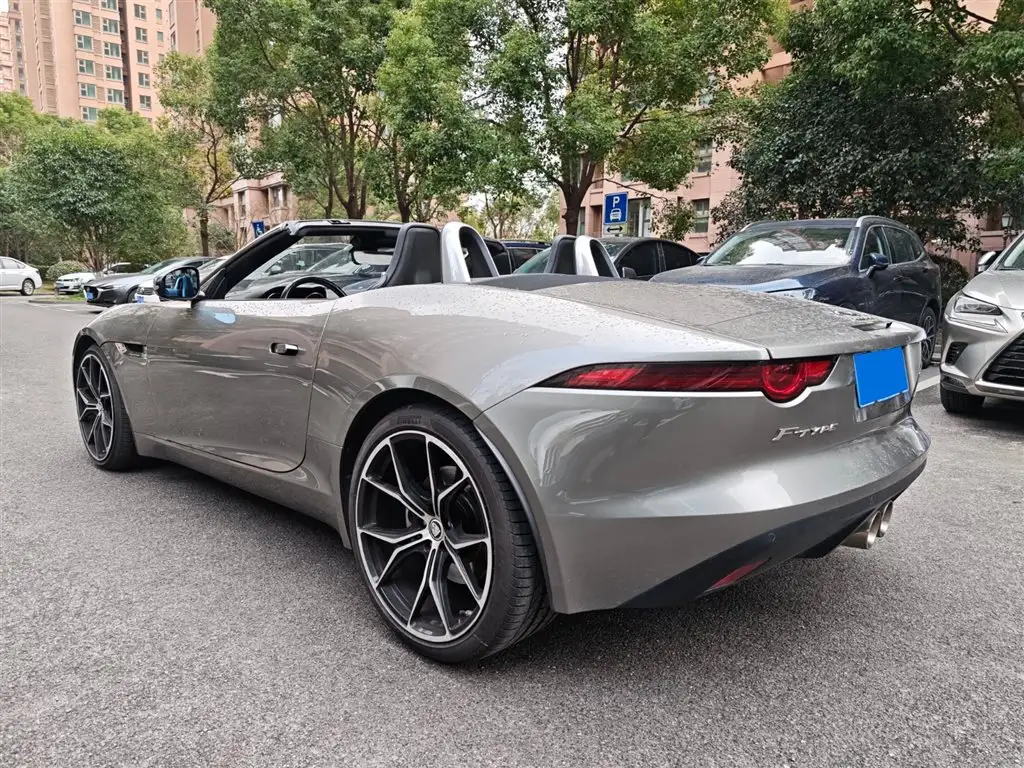 JAGUAR F TYPE