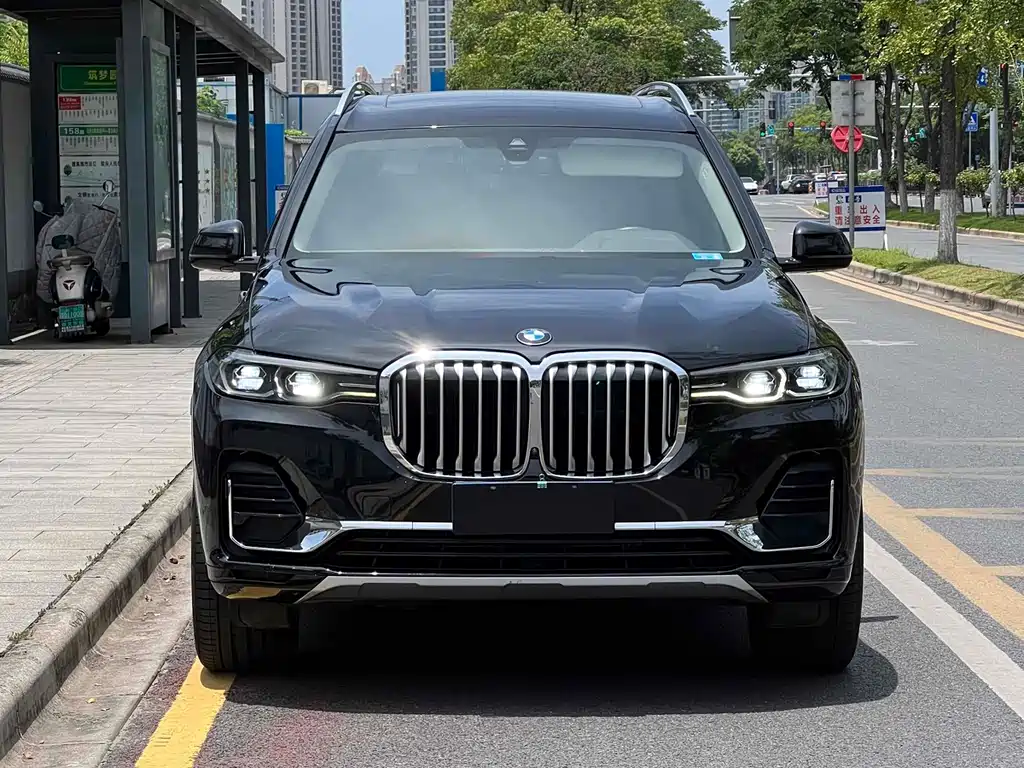 BMW  X7