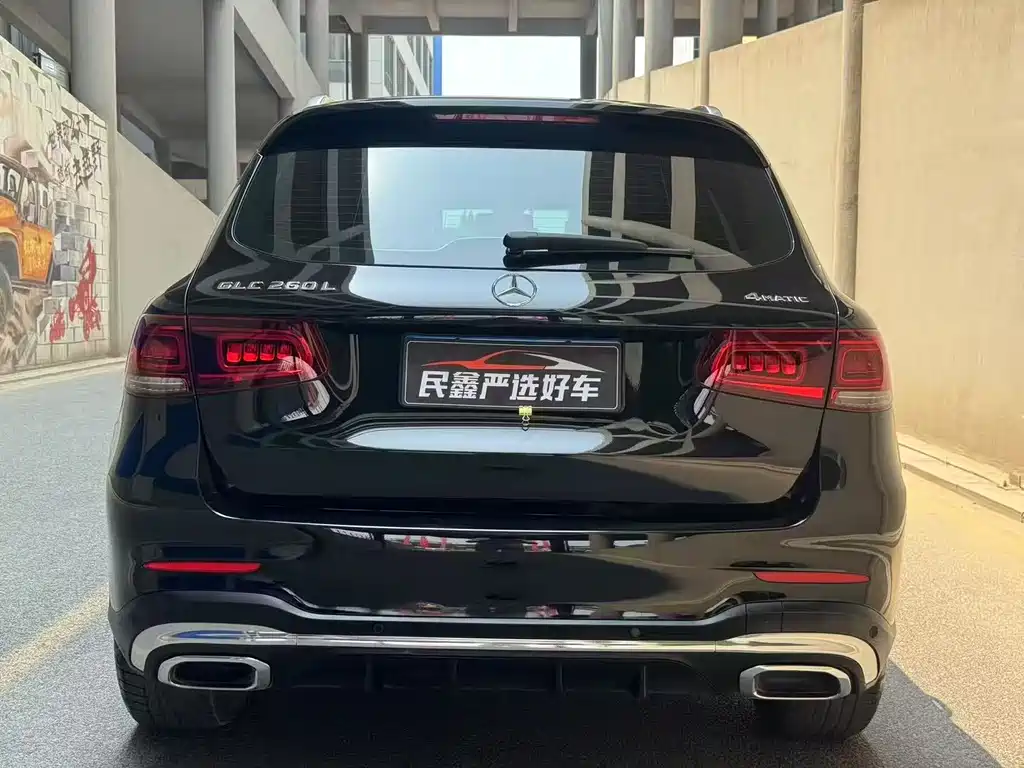 MERCEDES-BENZ GLC