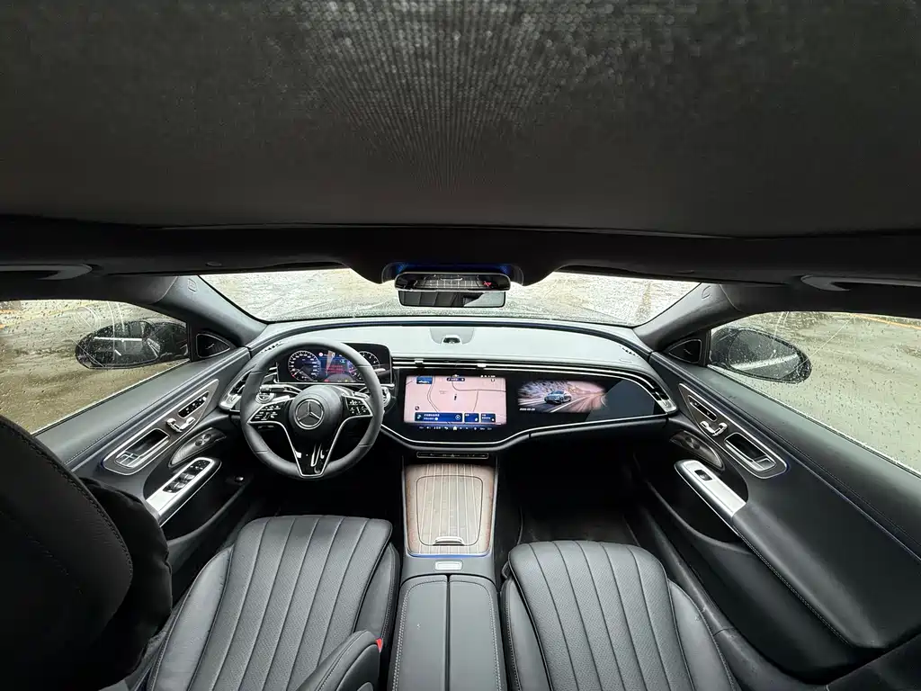 MERCEDES-BENZ E CLASS