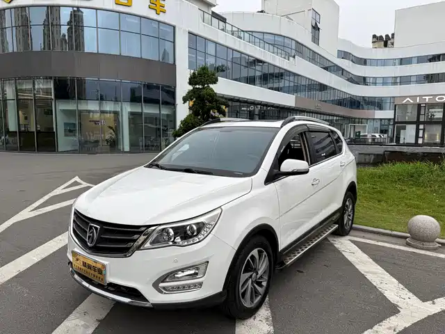BAOJUN  560 2016