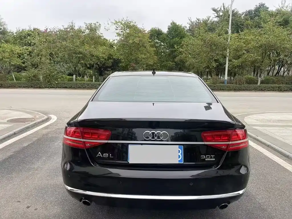 Audi A8 2011 A8L 3.0 TFSI quattro Comfort (213kW