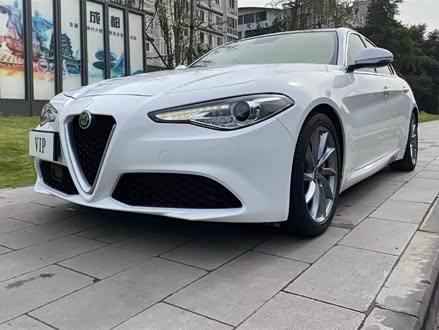 Giulia朱丽叶 2017款 2.0T 280HP 豪华版