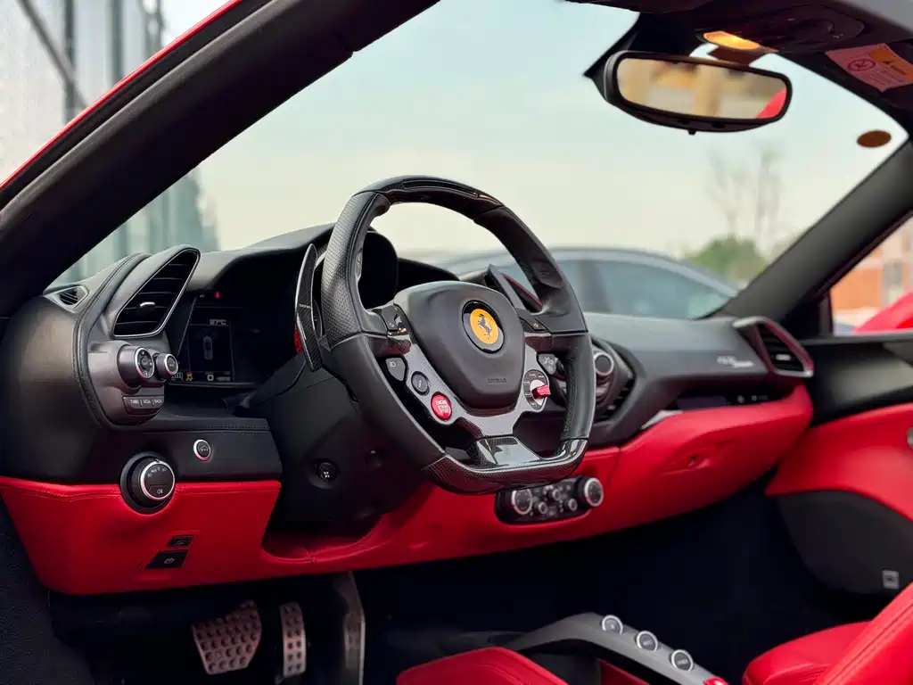 FERRARI 488