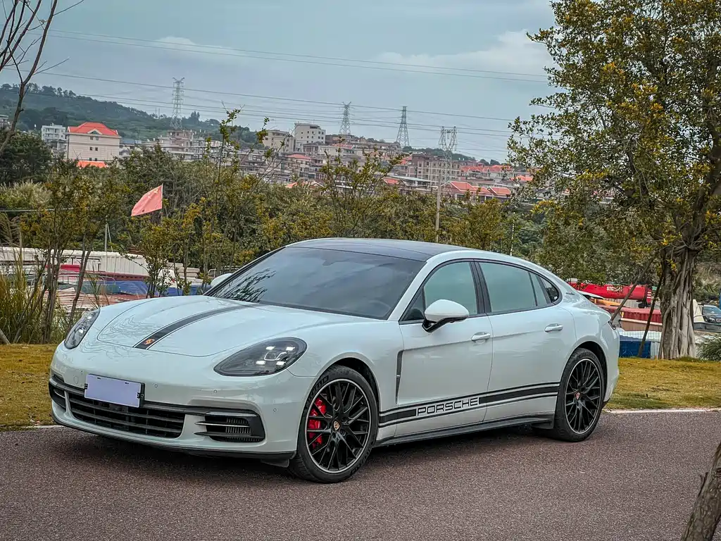 Panamera 2019 года Panamera Executive Extended Edition 2.9T 85000 km 2020