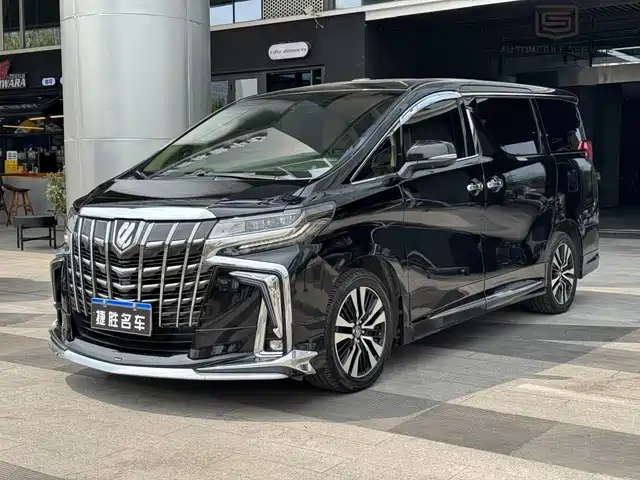 TOYOTA ELFA 2018