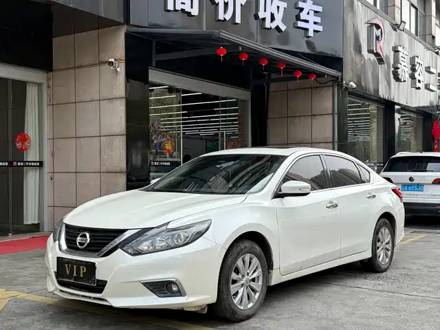 NISSAN TEANA 2017