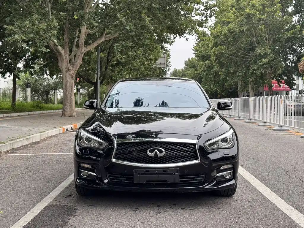 INFINITI Q50L