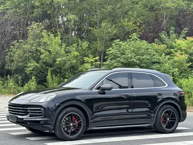 PORSCHE CAYENNE 2018