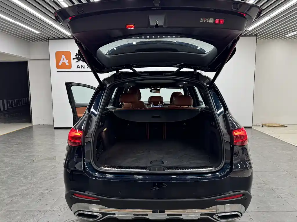 MERCEDES-BENZ  GLC
