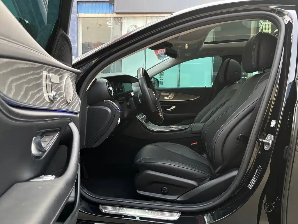 MERCEDES-BENZ E CLASS