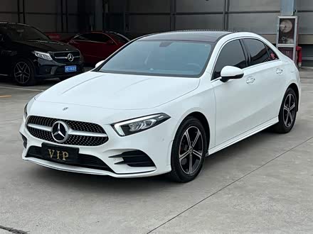 奔驰A级 2022款 改款 A 200 L 运动轿车时尚型