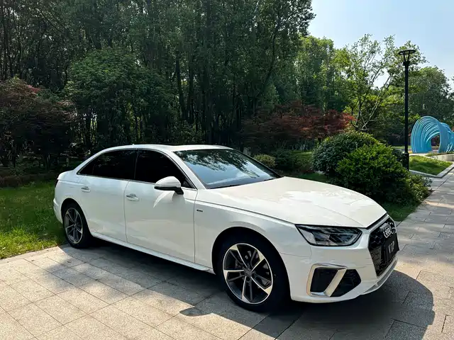 AUDI  A4L 2021