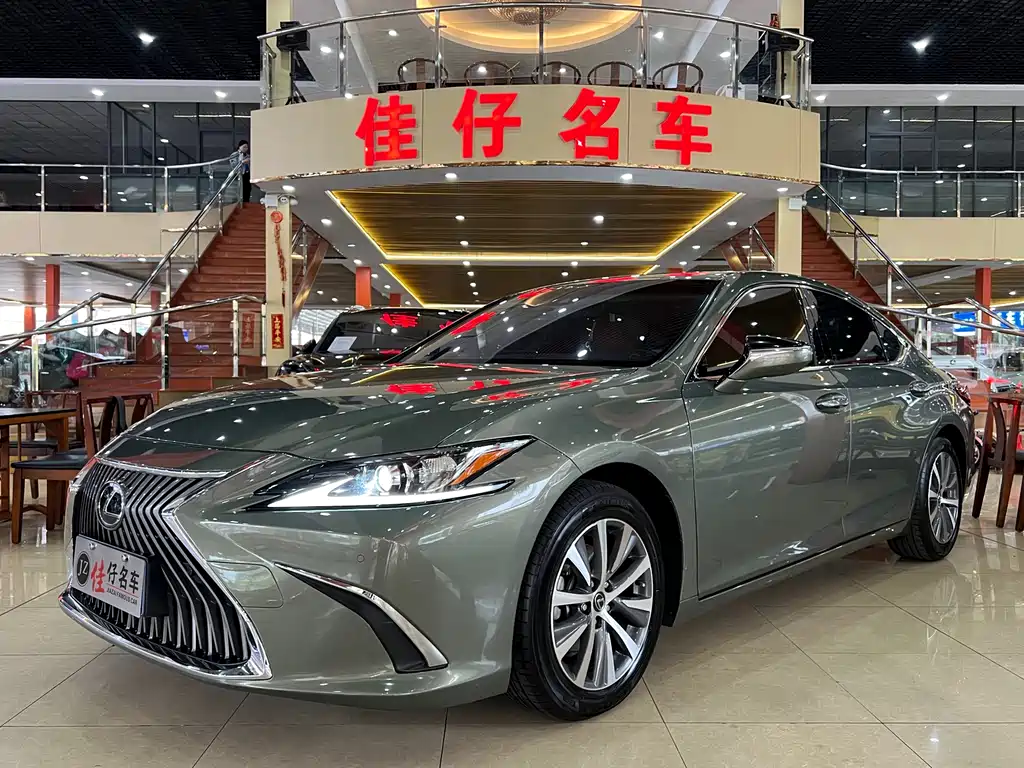 LEXUS  ES