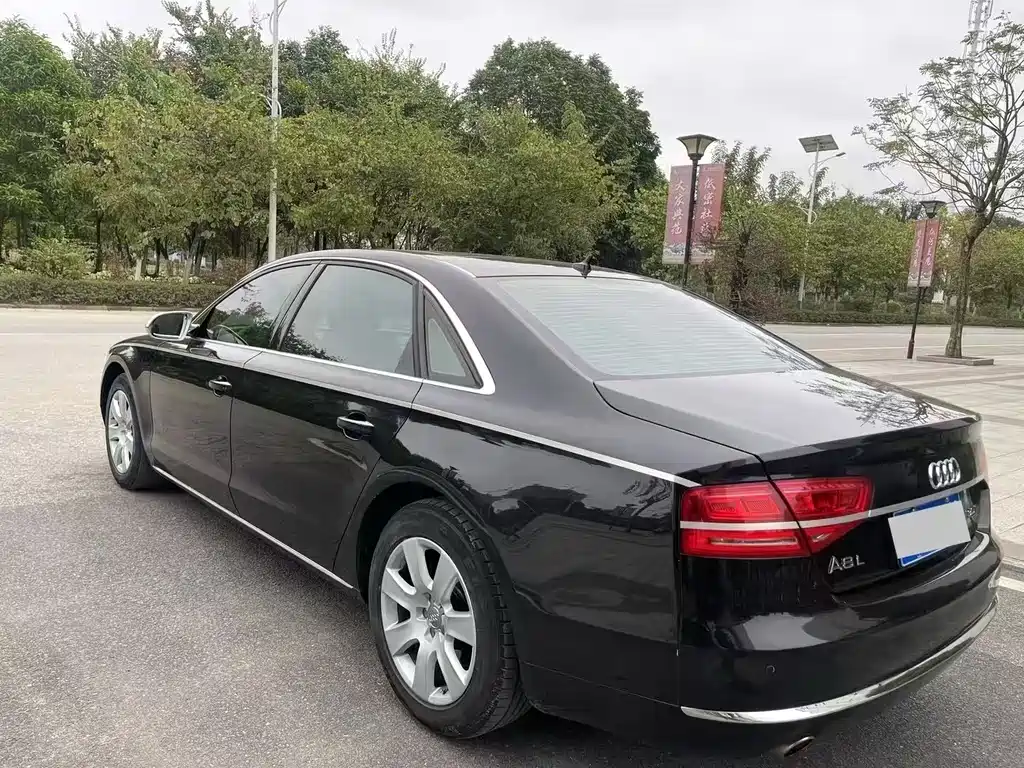 Audi A8 2011 A8L 3.0 TFSI quattro Comfort (213kW