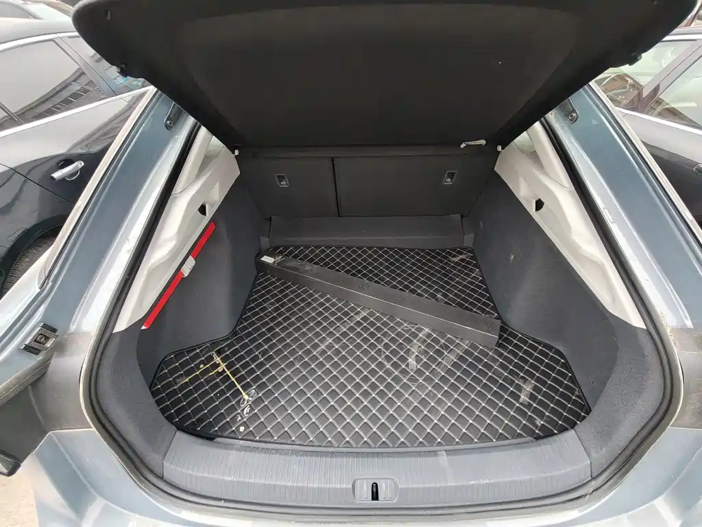 VOLKSWAGEN ID.7 VIZZION