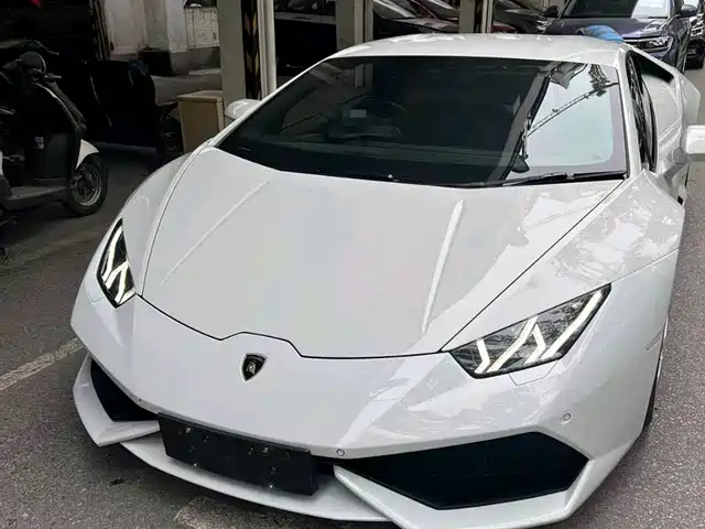 LAMBORGHINI HURACÁN 2018