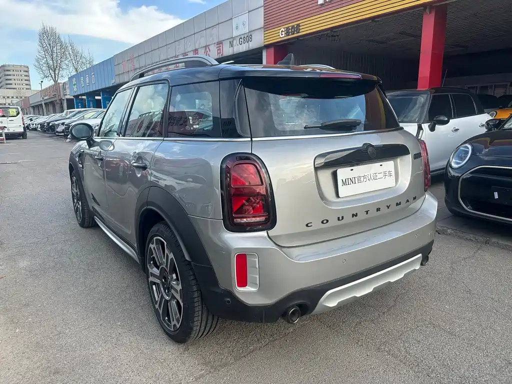 MINI COUNTRYMAN