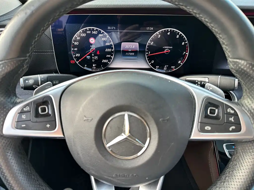 MERCEDES-BENZ E CLASS