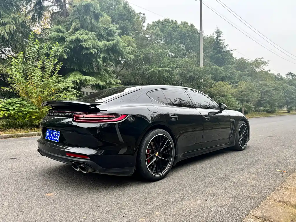 Porsche Panamera 2010 Panamera 4 3.6L