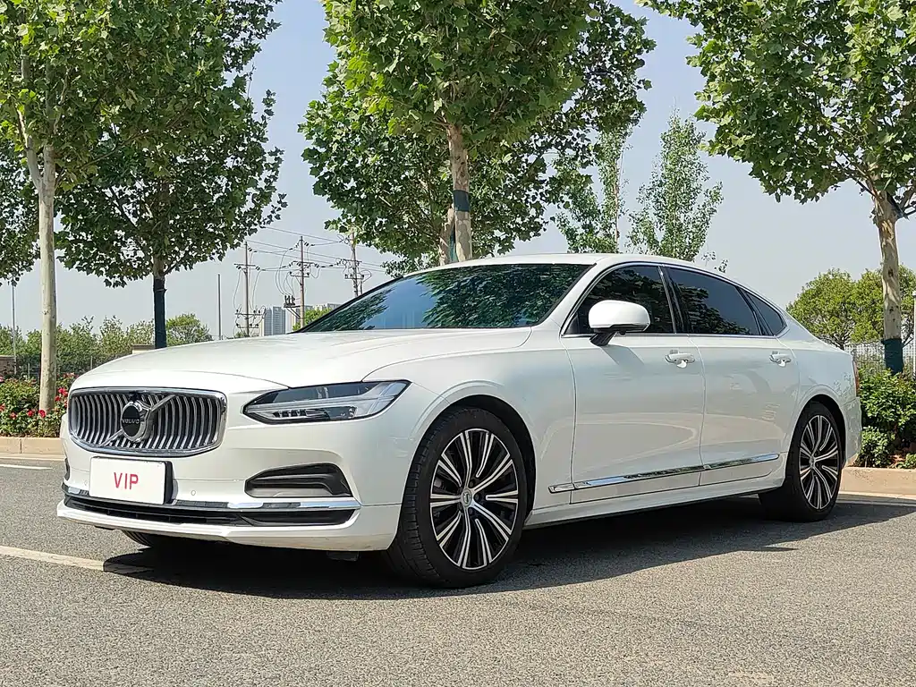 Volvo S90 2023 B5 Престижная версия 21000 km 2023