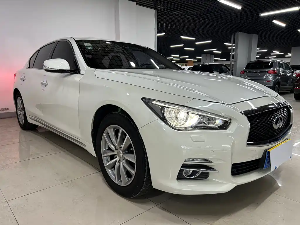 Infiniti Q50L 2016 2.0T Enjoy