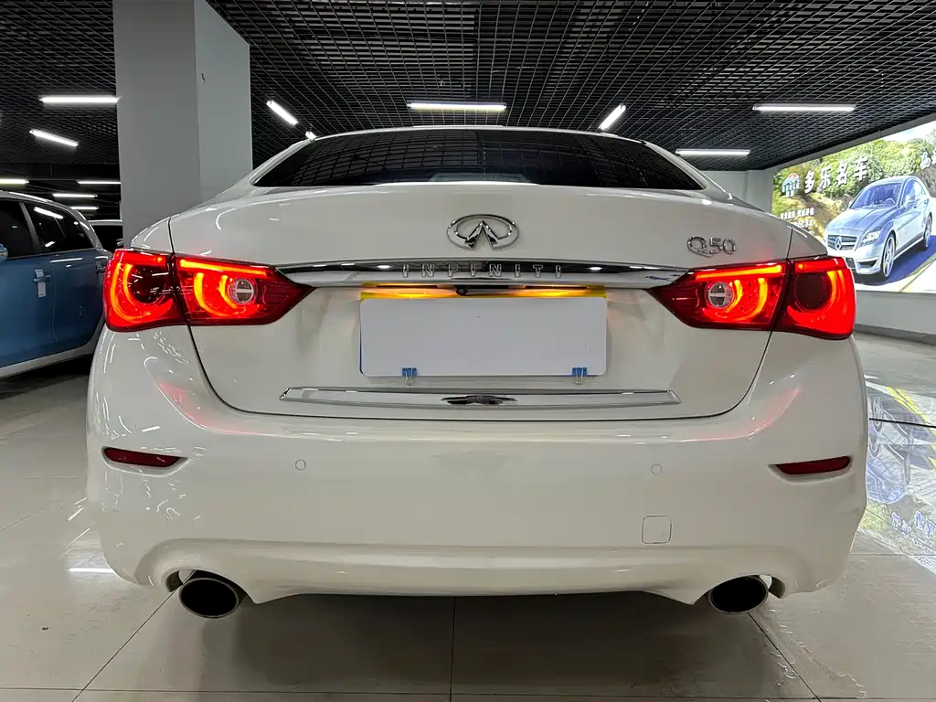 Infiniti Q50L 2016 2.0T Enjoy