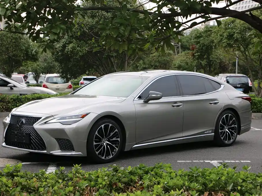 Лексус LS 2021 года 500h Executive Edition 59000 km 2021