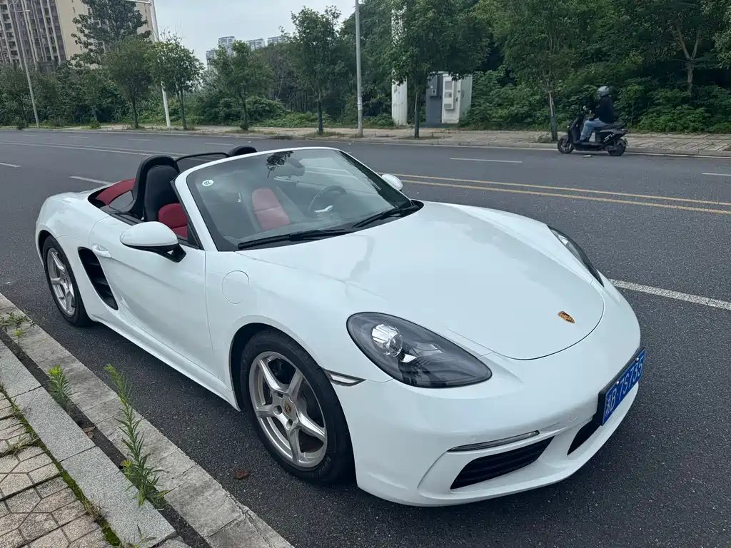 PORSCHE 718