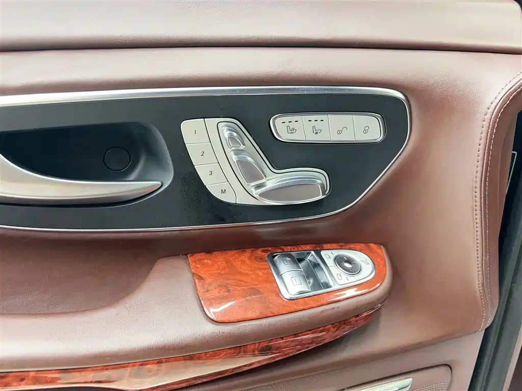 MERCEDES-BENZ V CLASS