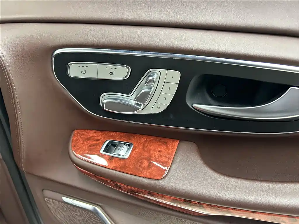 MERCEDES-BENZ V CLASS