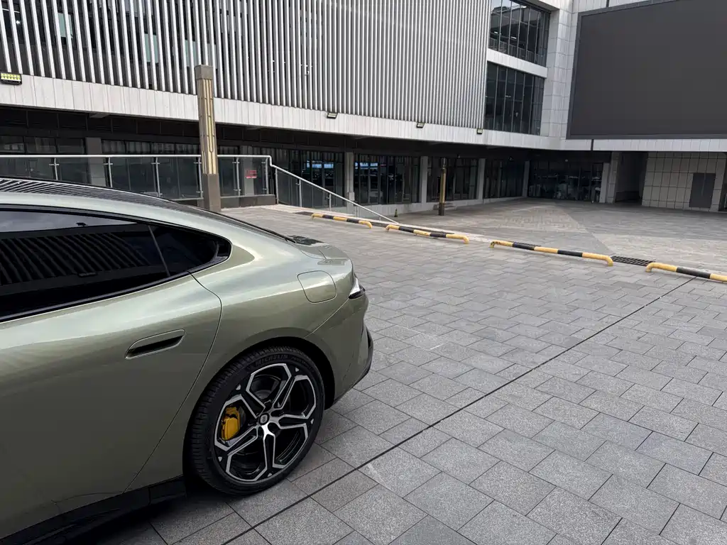 XIAOMI CAR XIAOMI SU7