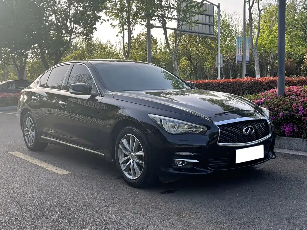 INFINITI  Q50L