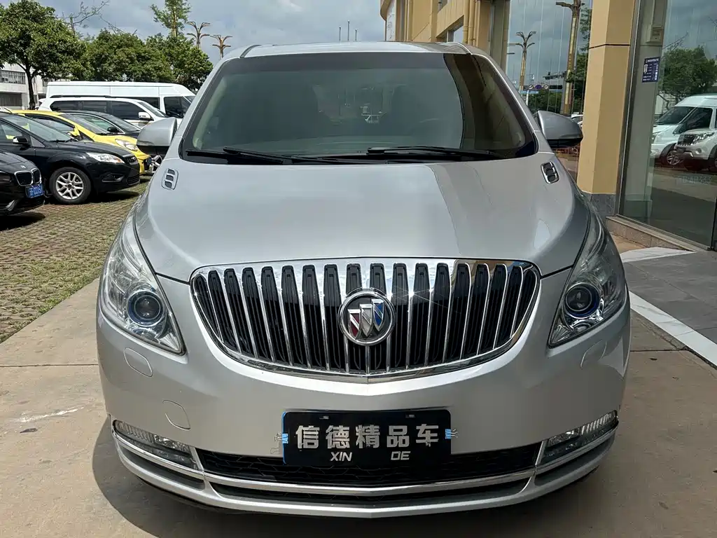 Buick GL8 2012