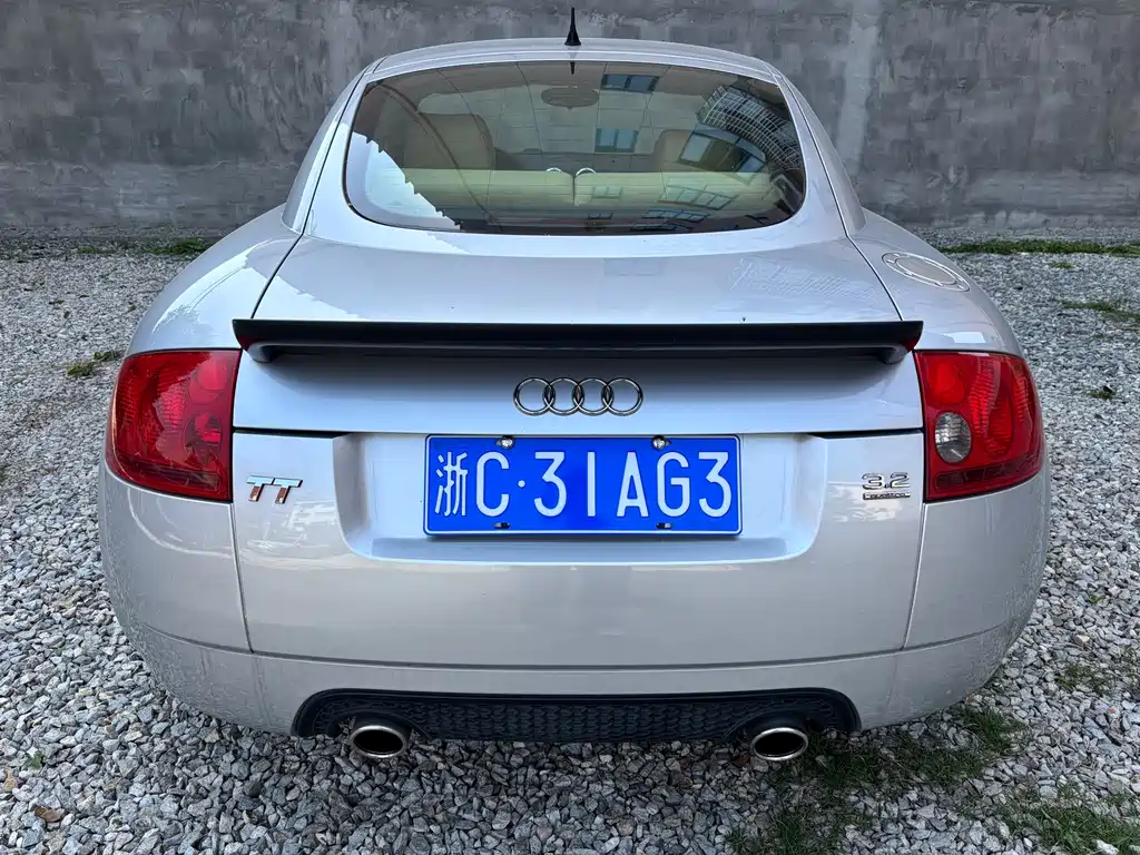 Audi TT 2004 3.2L AT