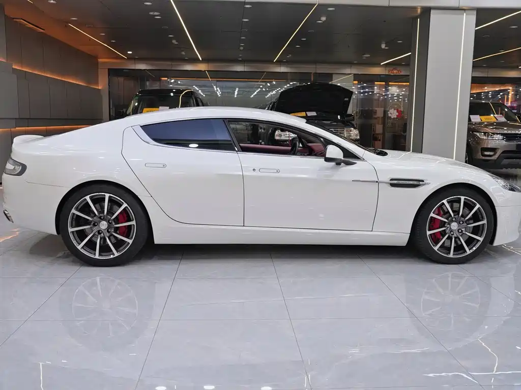 ASTON MARTIN RAPIDE