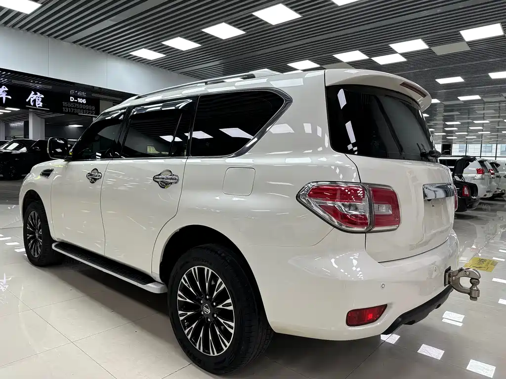 NISSAN TOURE