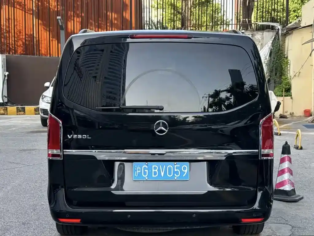 MERCEDES-BENZ V CLASS
