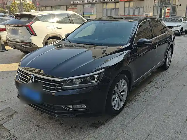 VOLKSWAGEN PASSAT 2018
